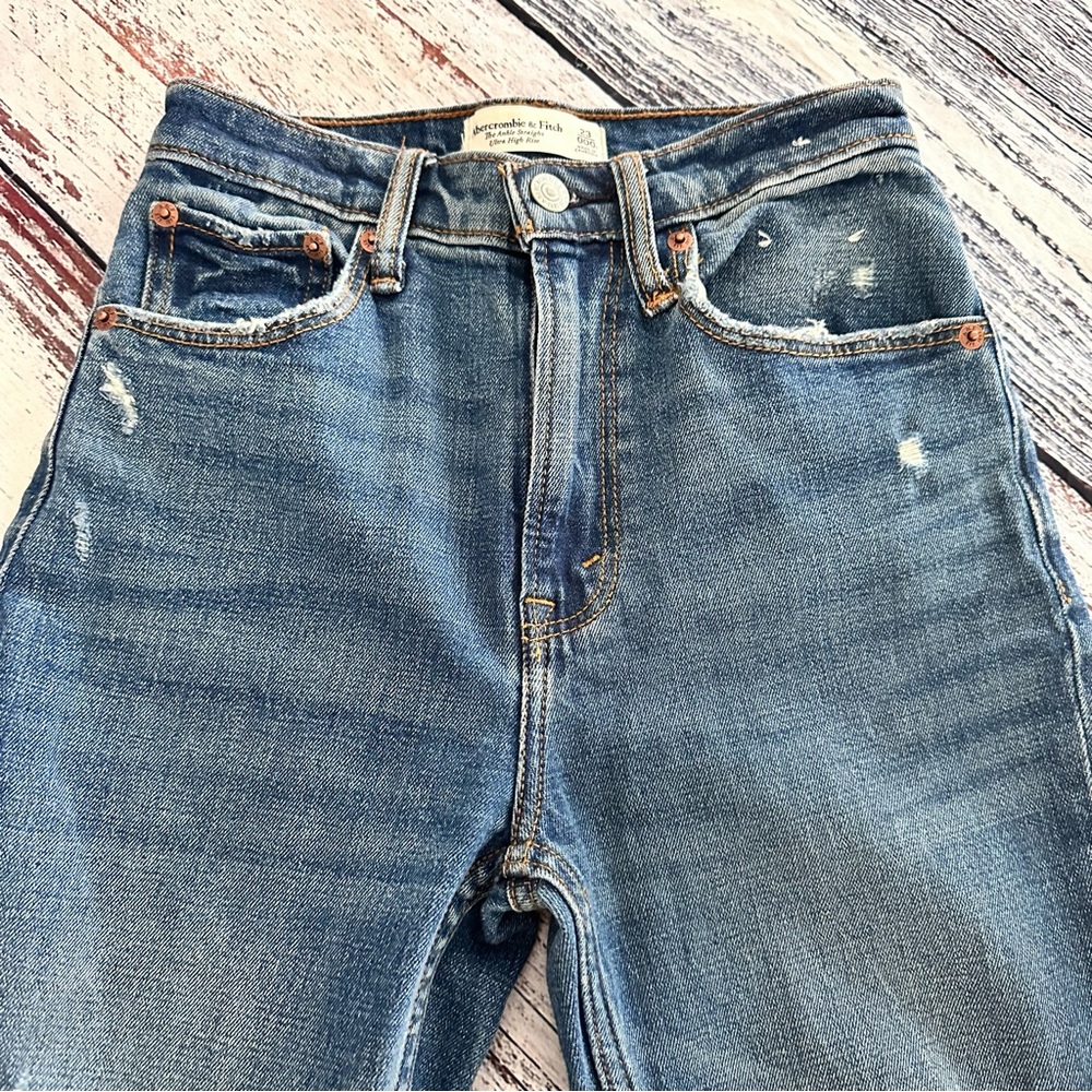 Abercrombie & Fitch The Ankle Straight Ultra High Rise Jeans - Picture 6 of 7